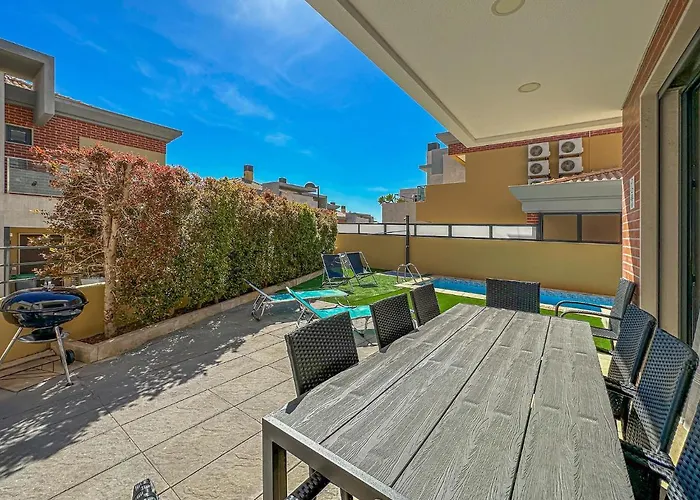 Villa V4, Jardins Branqueira7 Near Beach, *