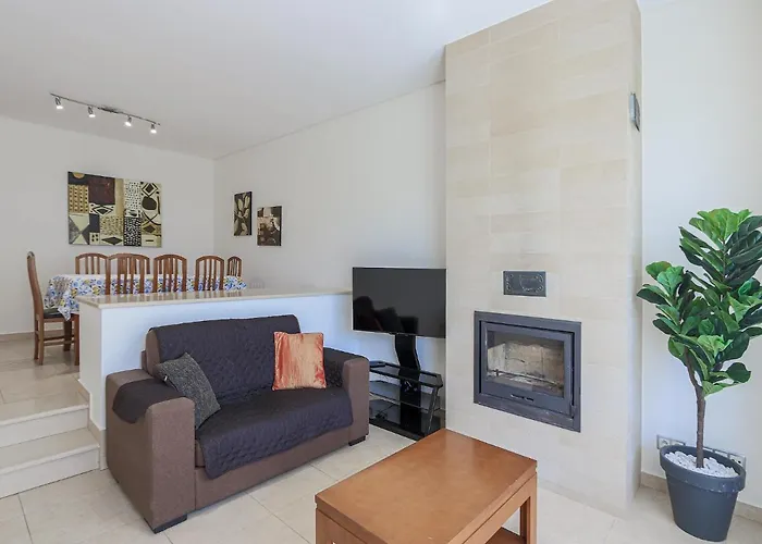 Villa V4, Jardins Branqueira7 Near Beach,