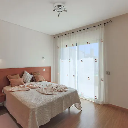 V4, Jardins Branqueira7 Near Beach, *