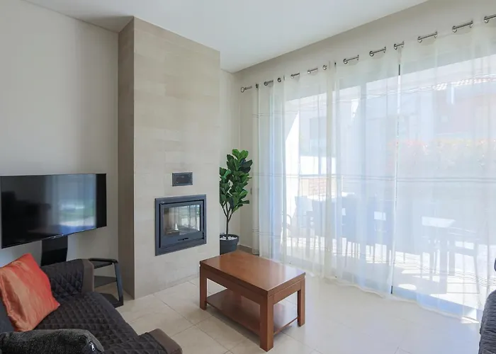 Villa V4, Jardins Branqueira7 Near Beach,